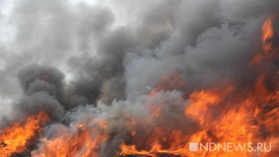 В Брянской области более 80 пожарных тушат горящие резервуары с нефтепродуктами