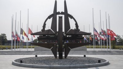 «Ущербен и устарел»: НАТО придется договариваться, а не воевать с Россией